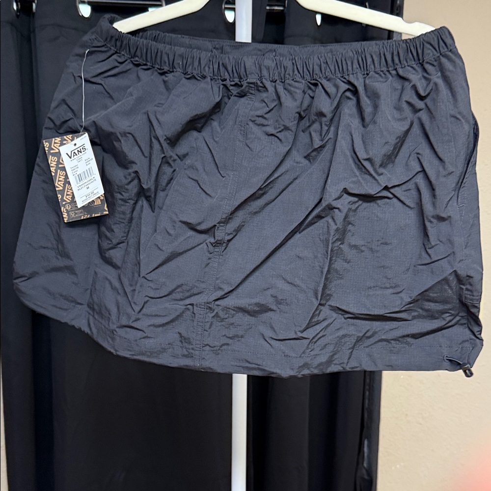 Vans Black Mini Skirt size medium Sz 16
length 14 - Picture 4 of 5